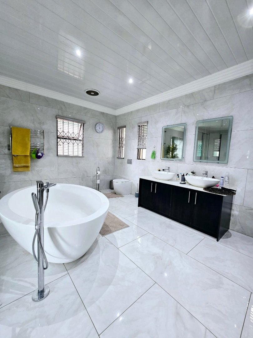 3 Bedroom Property for Sale in La Hoff North West